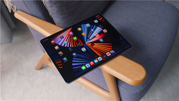 曝苹果iPad Pro OLED面板已开始量产:三星LG供货